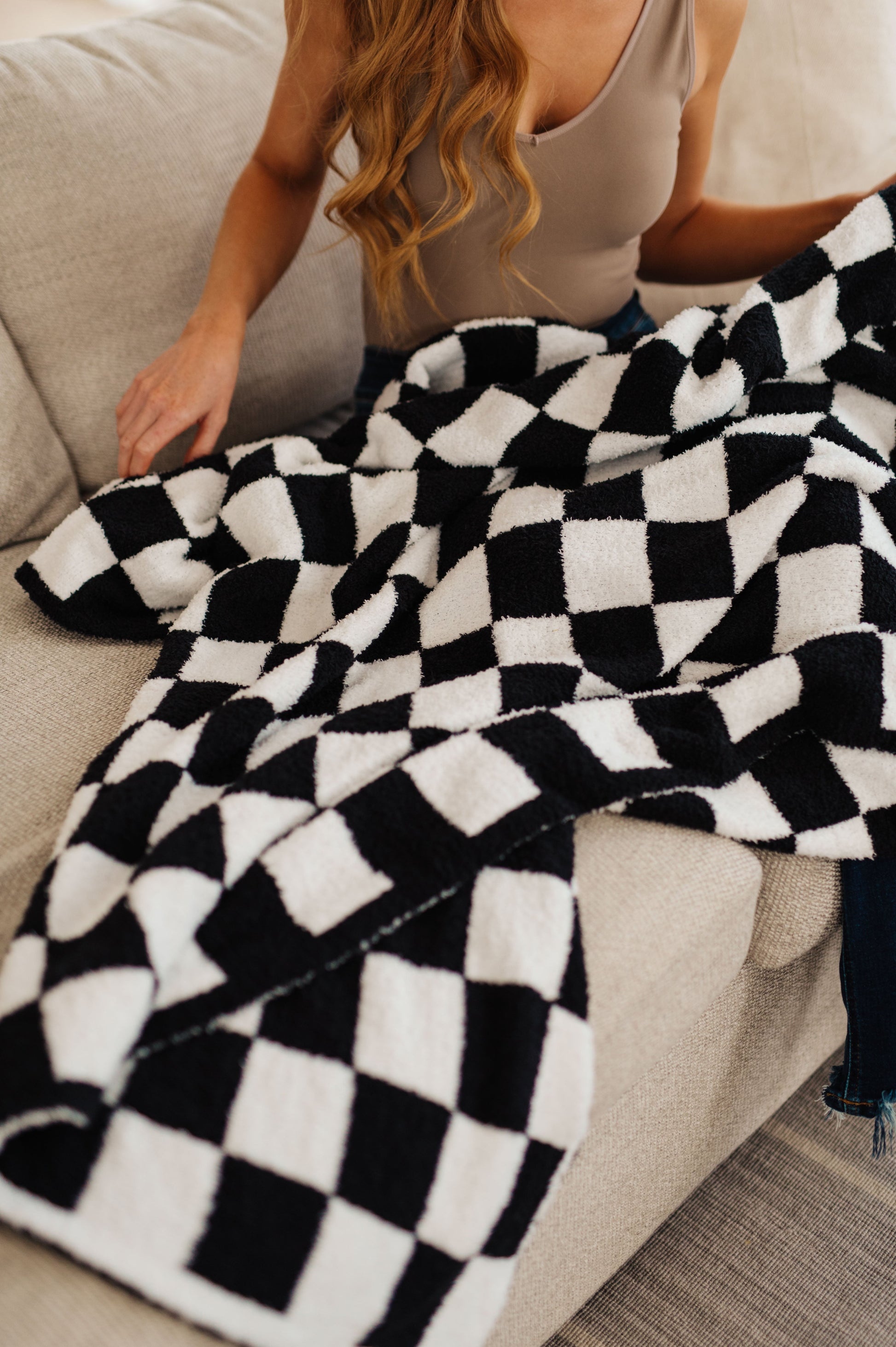 Penny Blanket Single Cuddle Size in Black Check - OS Womens